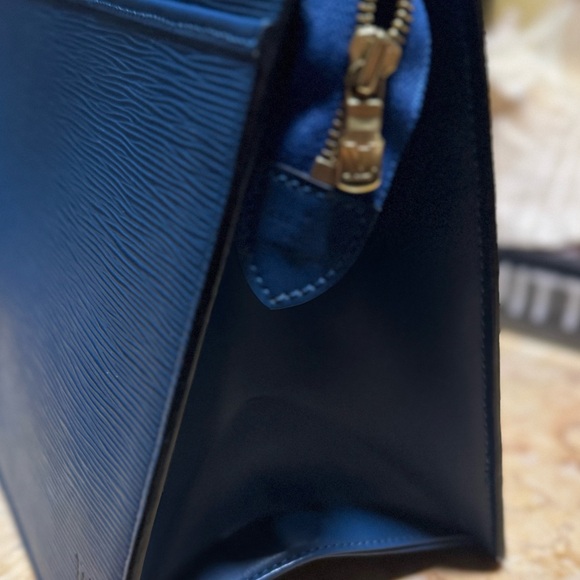 Authentic Louis Vuitton Epi Riviera - Picture 6 of 12